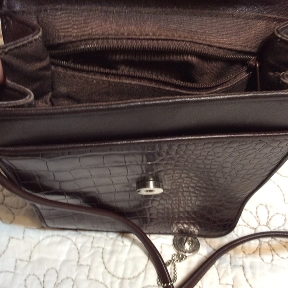 Brighton Crossbody - Picture 2 of 9